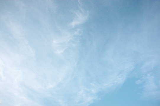 有云的蓝天