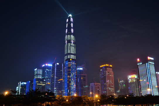 深圳平安大廈夜景