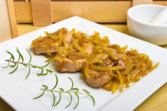 豬肉沙朗牛排下洋蔥