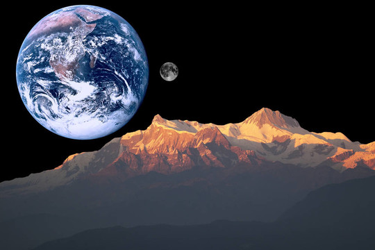 Mars；和Moon