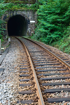 鐵路軌道隧道