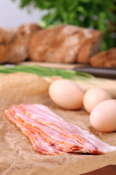 熏肉和雞蛋
