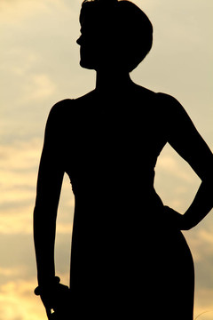 女性剪影