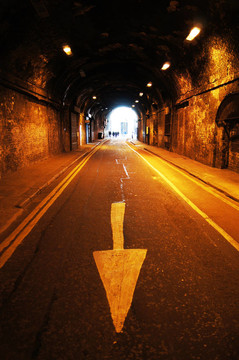 下穿鐵路隧道