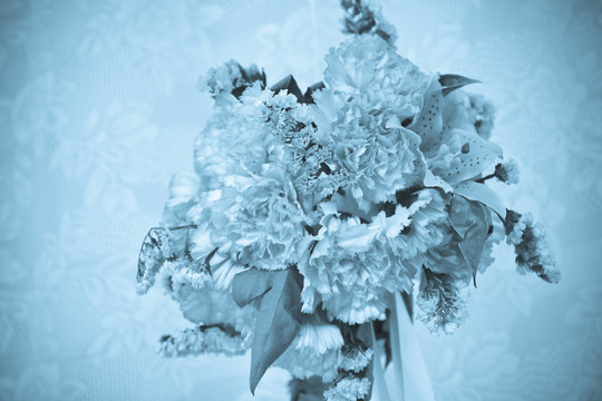 籃子里的Flowers。
