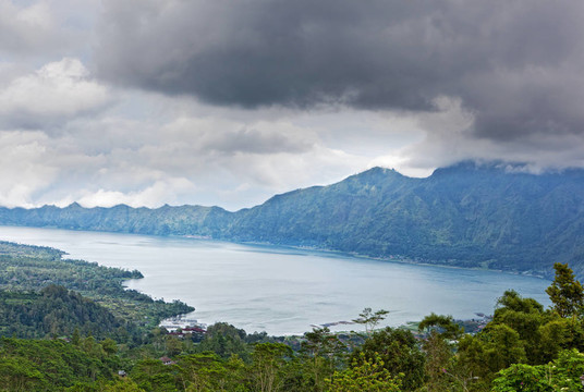 巴都爾火山在巴厘島景觀；印度尼西亞