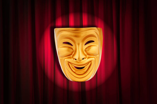 帶面具的戲劇表演概念