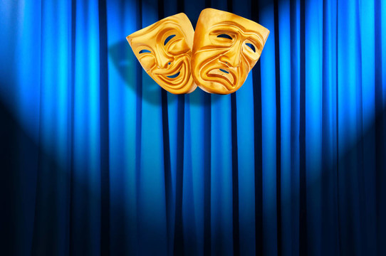 帶面具的戲劇表演概念