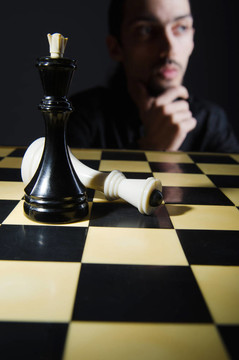 棋手玩他的游戲