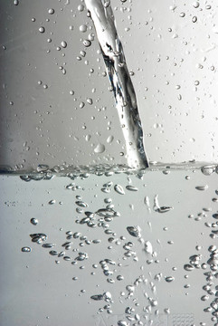 水