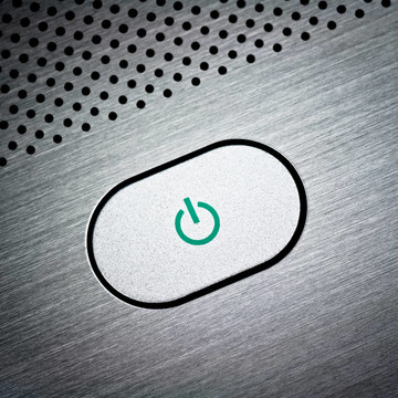 銀色的電源按鈕