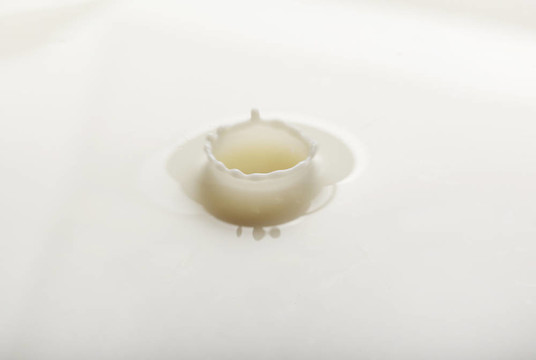 滴奶