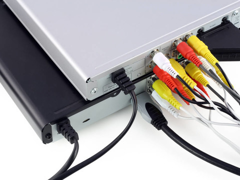 具有連接視頻電纜的dvd播放機