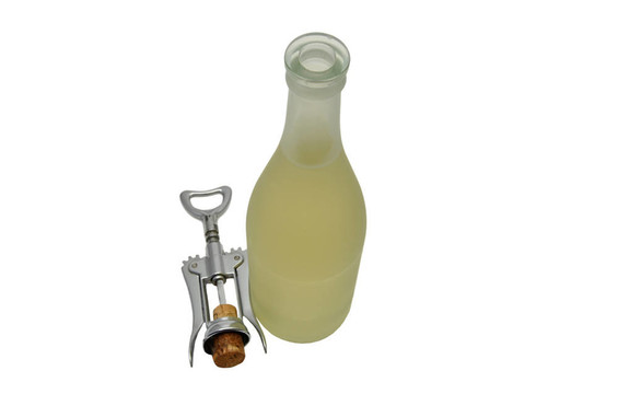 白葡萄酒和開瓶器