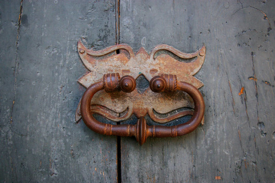 舊門環(huán)