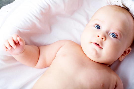 新生的嬰兒