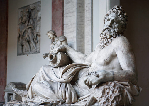 God Tiber Sculpture河
