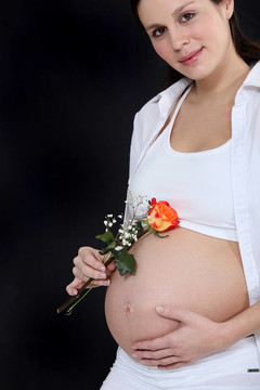抱花孕婦