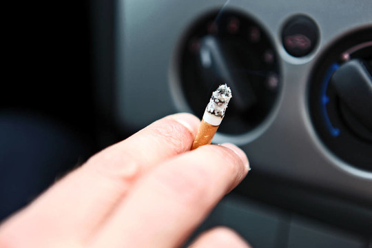 禁止在所有車輛吸煙