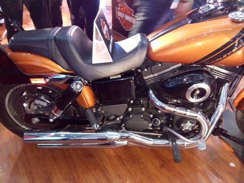 哈雷機(jī)車(chē)
