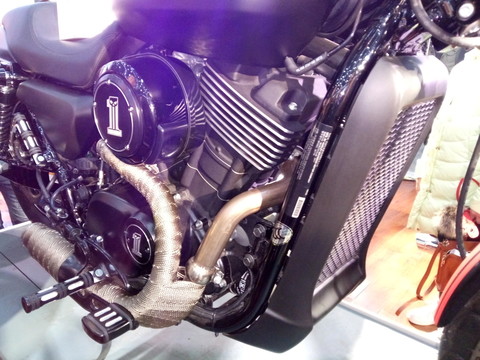 哈雷機(jī)車