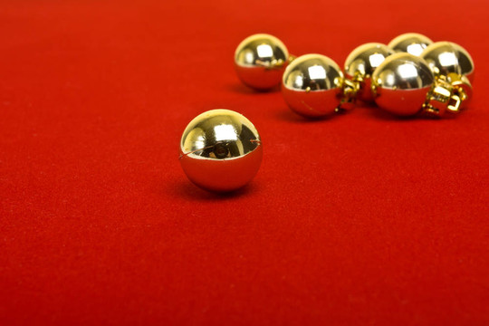 金色的球