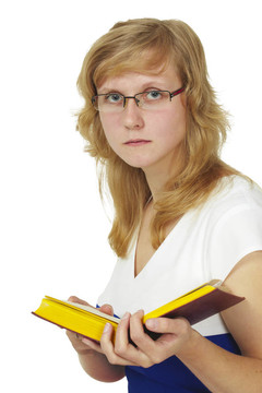 戴眼鏡的女人看書