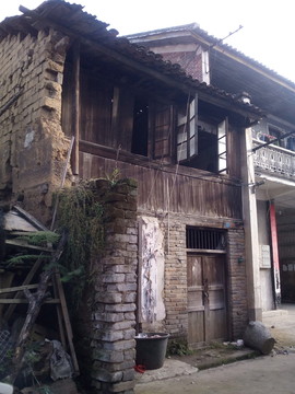 村鎮(zhèn)老房子