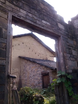 鄉(xiāng)村荒宅