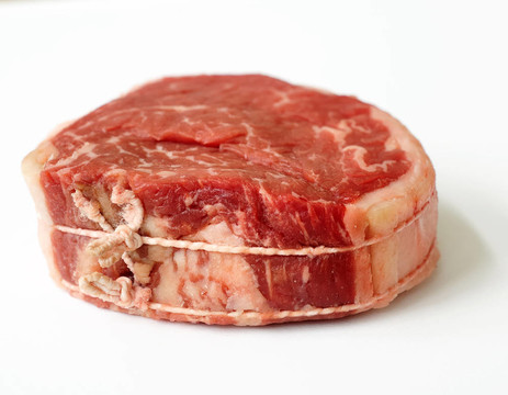 新鮮的生牛肉