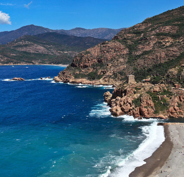 科西嘉島西海岸附近的波爾圖灣calanches