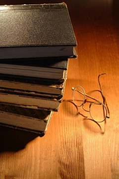 舊書與眼鏡