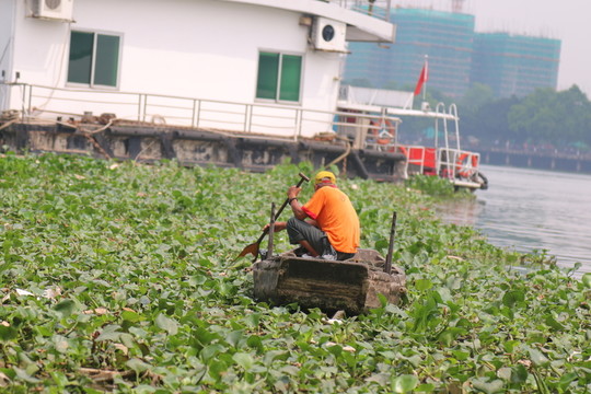 河道清理工