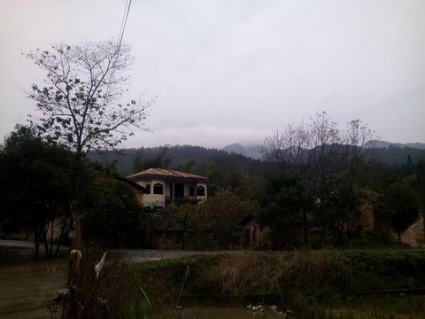 雨后山村