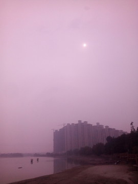 江邊的早晨