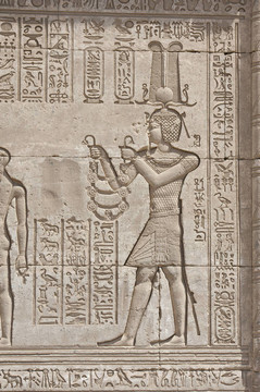 hieroglypic雕刻在埃及的神廟