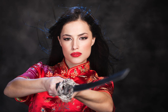 女人和武士刀/劍