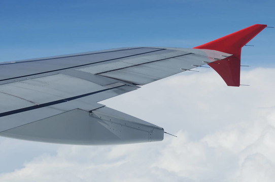 機翼和天空