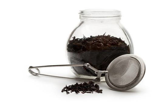 茶和茶濾網(wǎng)的玻璃容器