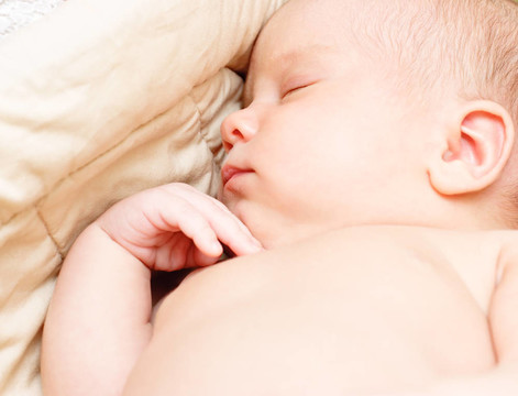 新生的嬰兒