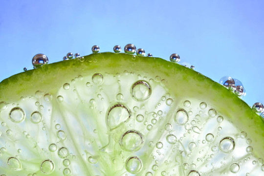 水中石灰
