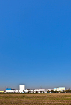 風(fēng)景優(yōu)美的工業(yè)園區(qū)建筑