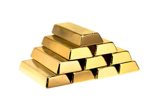 白色背景下的銀行金條