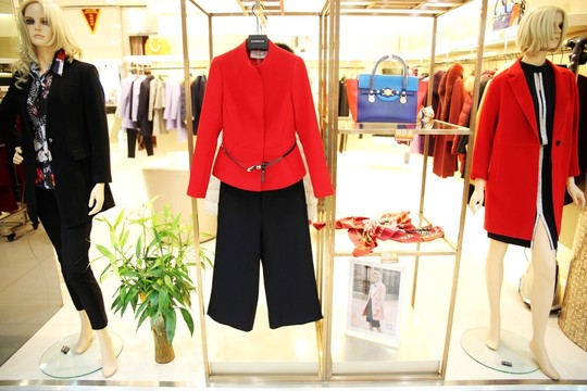 時(shí)尚女裝專賣店