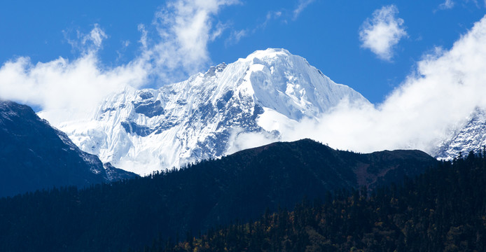 高原雪山