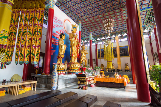 觀音寺圓通寶殿內(nèi)景
