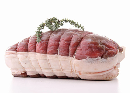 孤立的烤牛肉