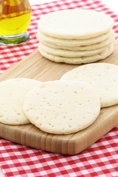 準(zhǔn)備使用美味比薩面團(tuán)