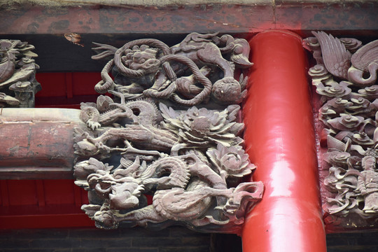 古建筑上的龍紋木雕