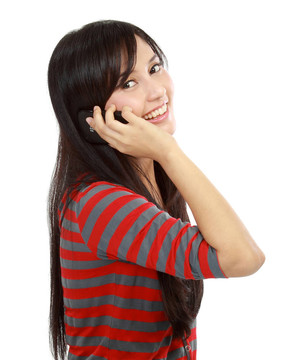 一個(gè)可愛的年輕女人在電話里說話